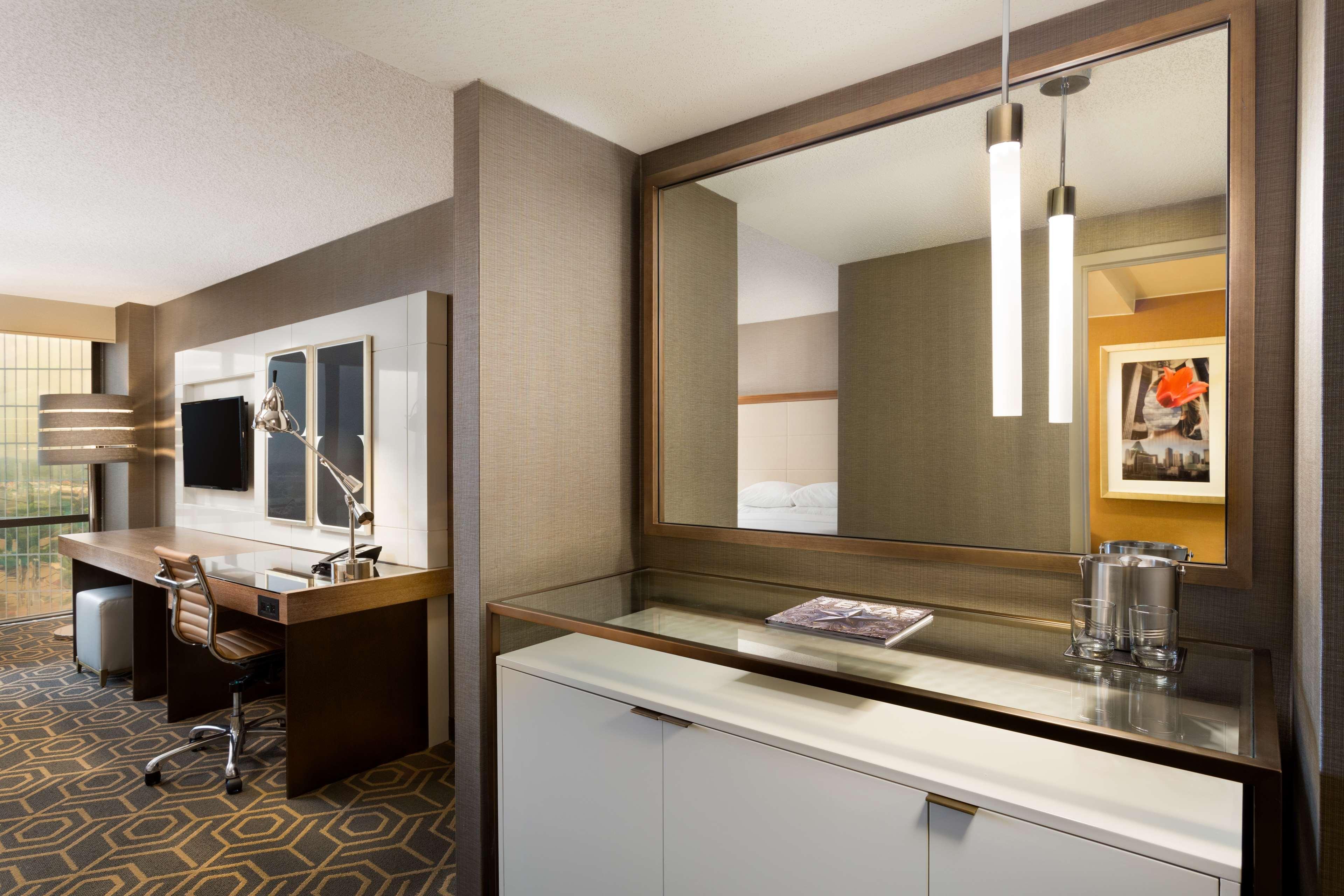 Doubletree By Hilton Hotel Dallas Campbell Centre Extérieur photo