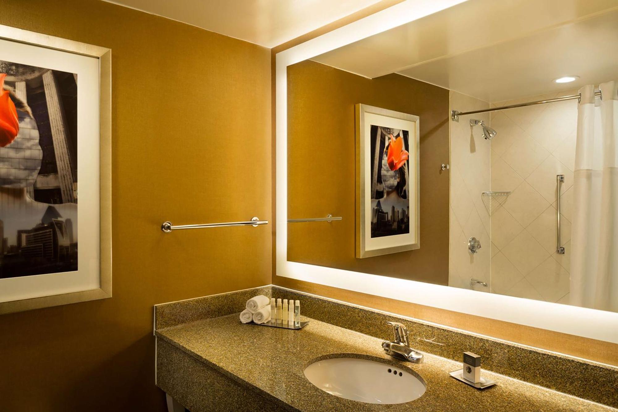 Doubletree By Hilton Hotel Dallas Campbell Centre Extérieur photo