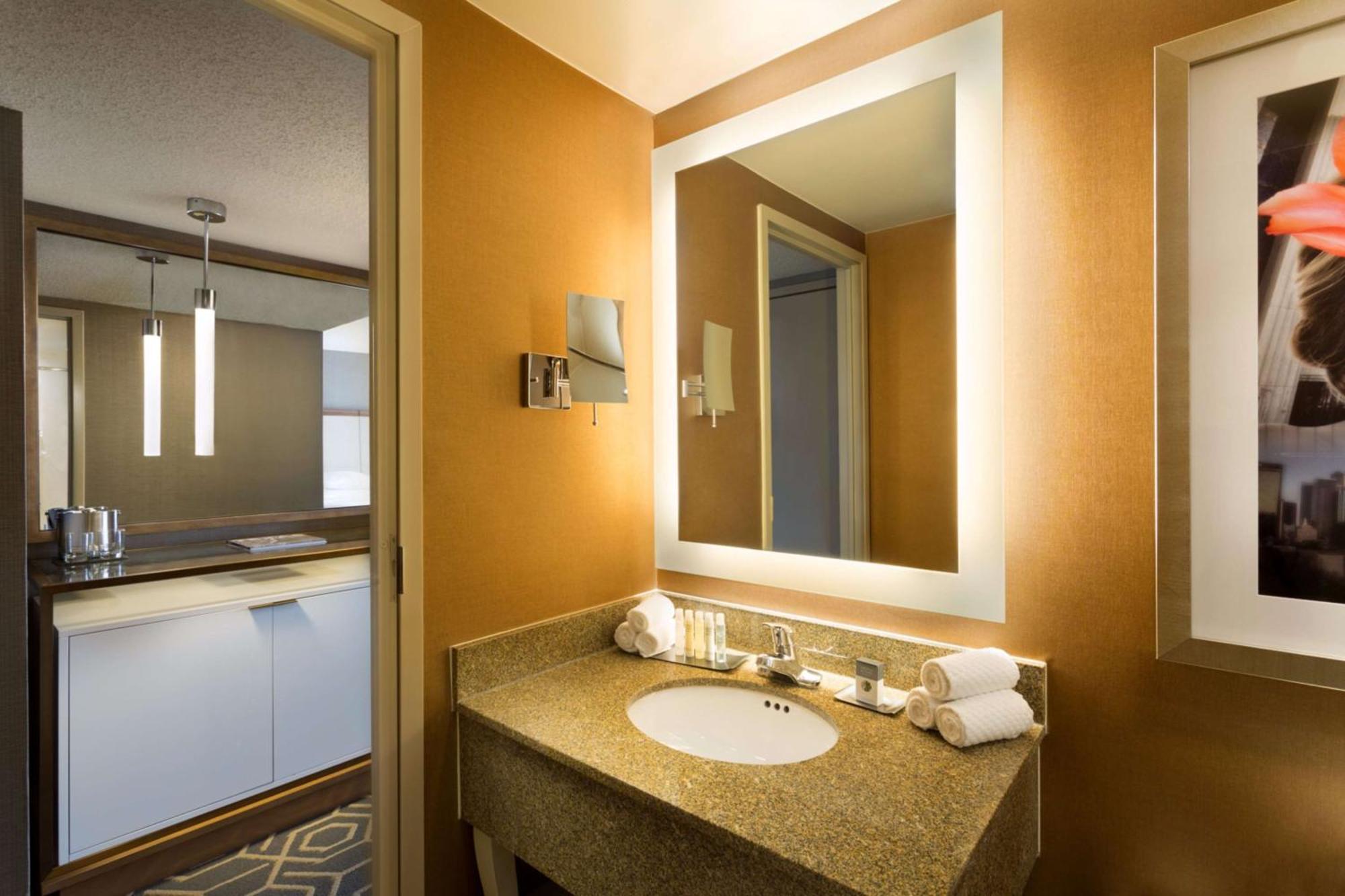 Doubletree By Hilton Hotel Dallas Campbell Centre Extérieur photo